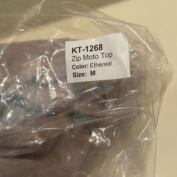 Revolve Krisa Women's M Zip Front Moto Top In Etheral Taupe Edgy Motcorore New - Picture 10 of 10